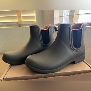 chooka Black Chelsea and Ankle Rain Boots with Faux-Fur Lining